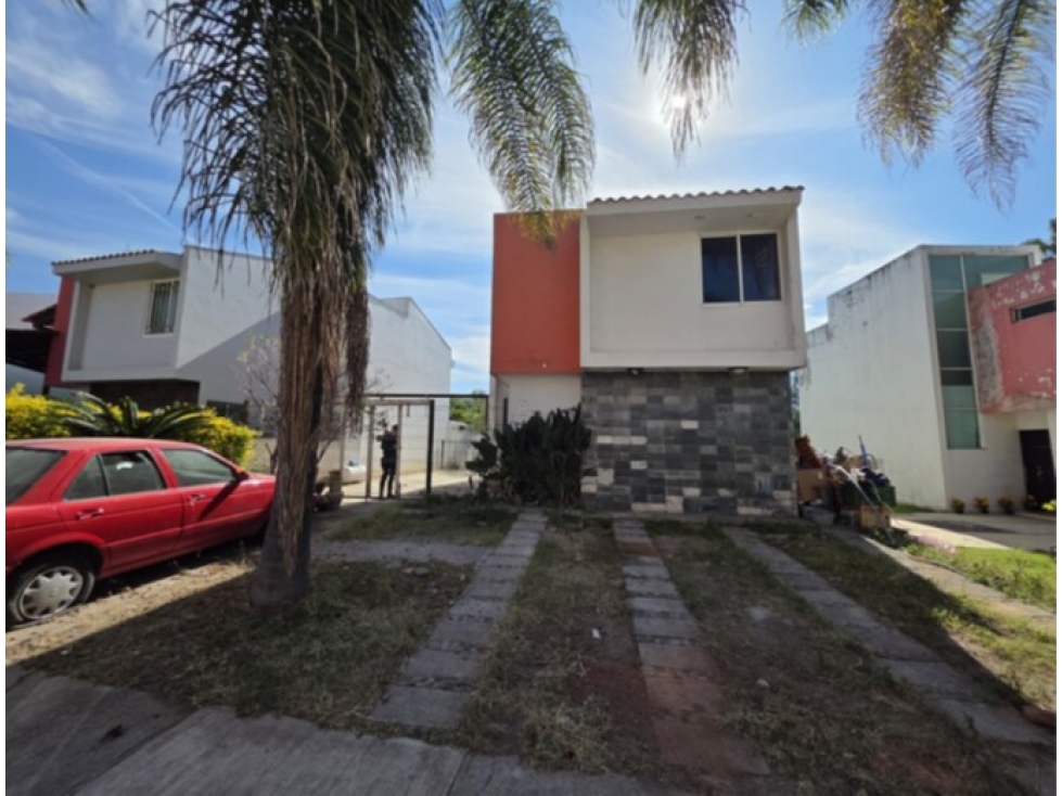 Casa en Venta en Banús Residencial, Tlajomulco - ¡Lista para habitar!