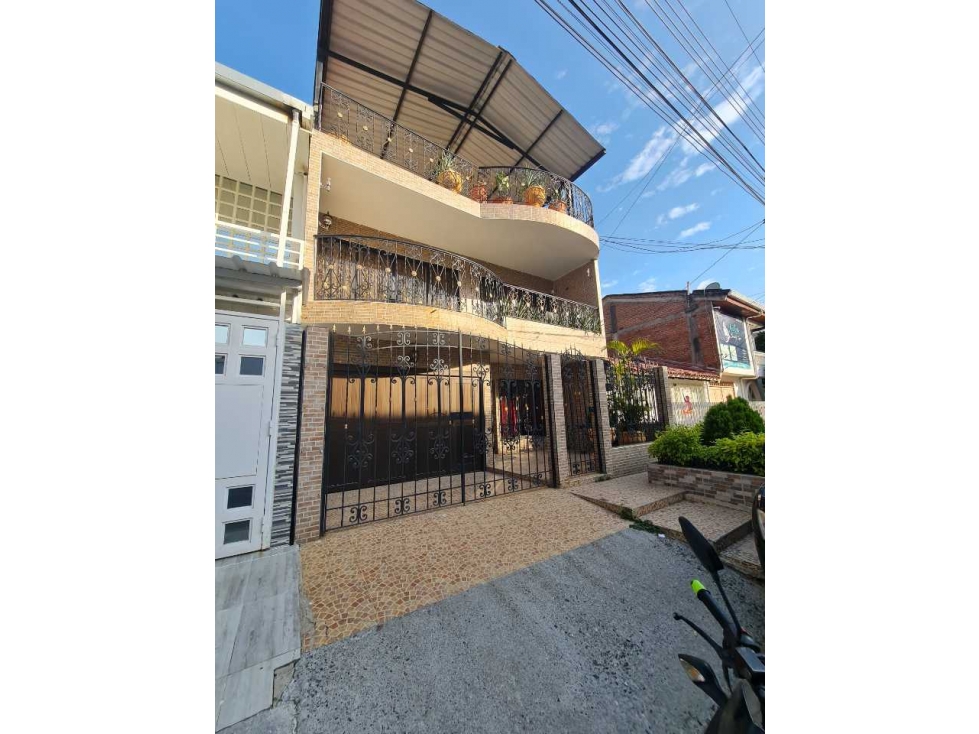 Casa en venta en Jamundi barrio La Pradera 3 niveles 2 pisos indepen - 1