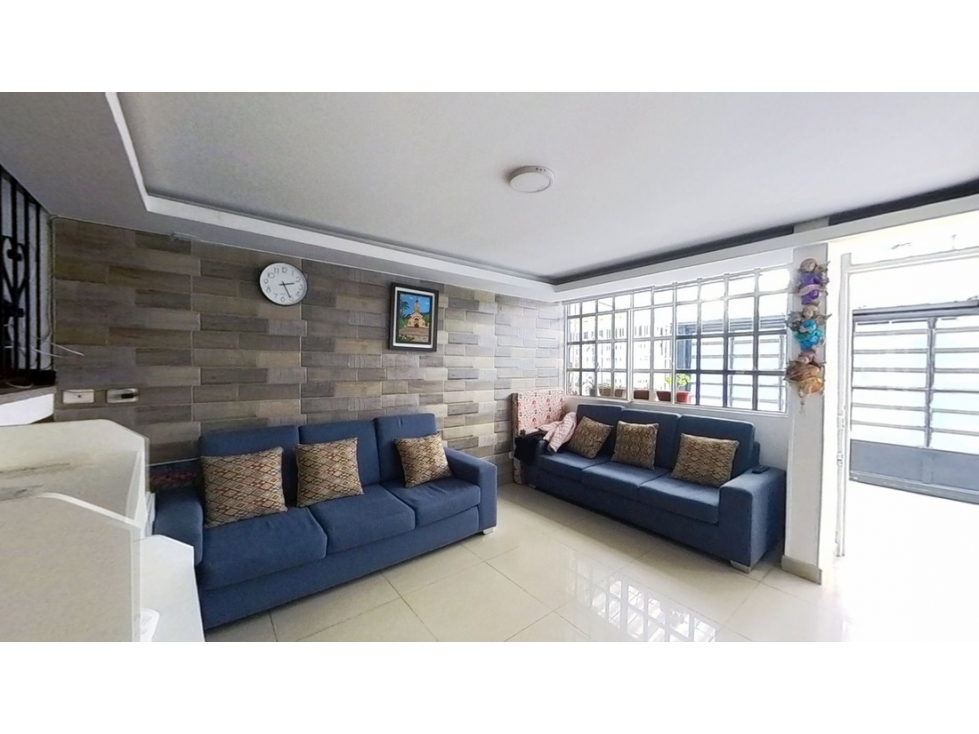Casa en venta en Bogotá, Engativa, Casa de Barrio 7 alcobas