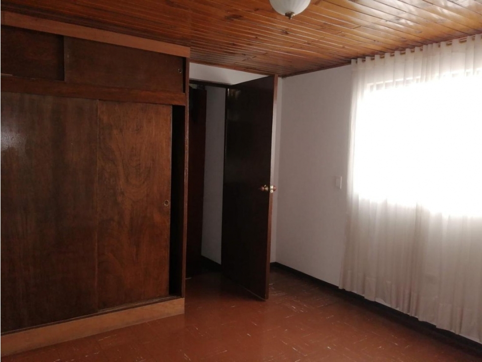 Casa en venta en Bogotá, Engativa, Casa de Barrio 4 alcobas — foto 4