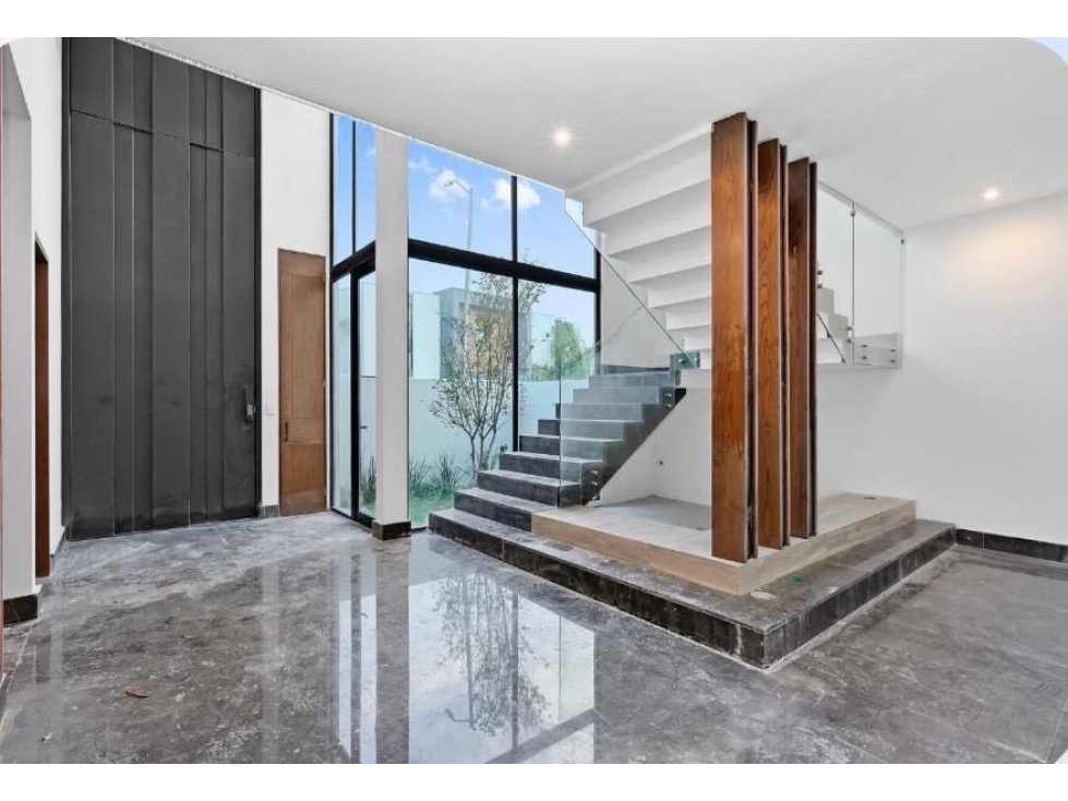 Casa en Venta en Bosques de las Misiones Sec. Encinos Carrtera Nac. - 2