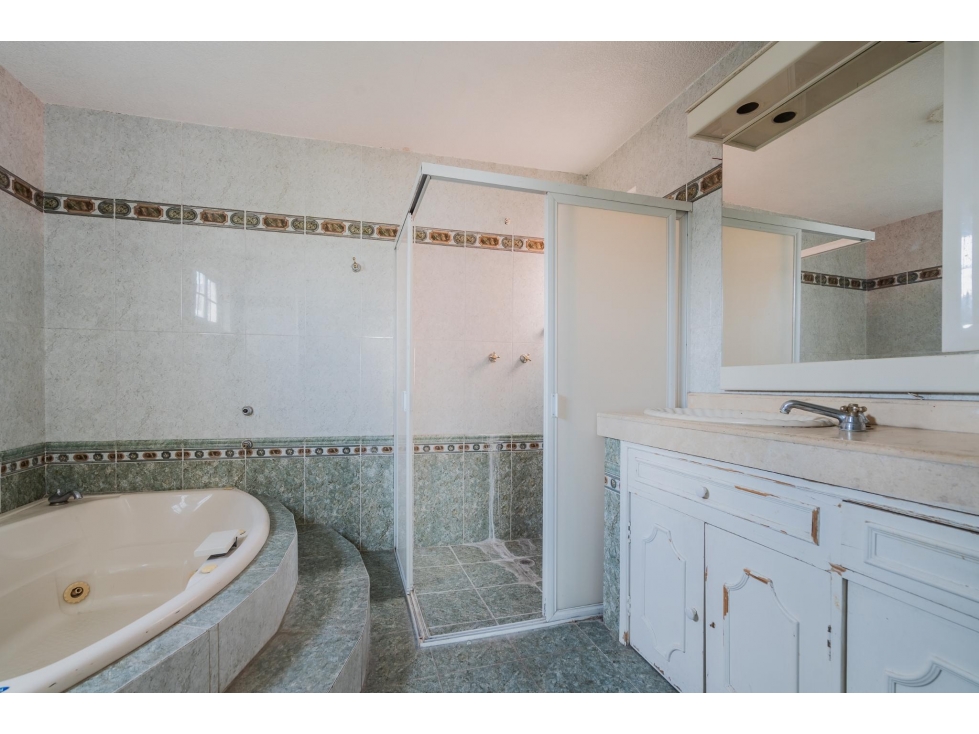 Casa en Venta en Bosques del Acueducto, Querétaro | 362m² Const. - 3