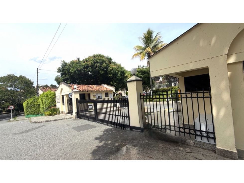 CASA EN VENTA EN CALASANZ PARTE PLANA