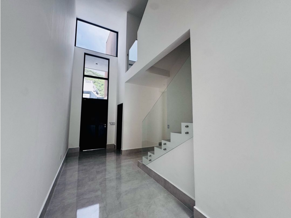 Casa en venta en Castaños del Vergel con alberca en Monterrey — foto 2