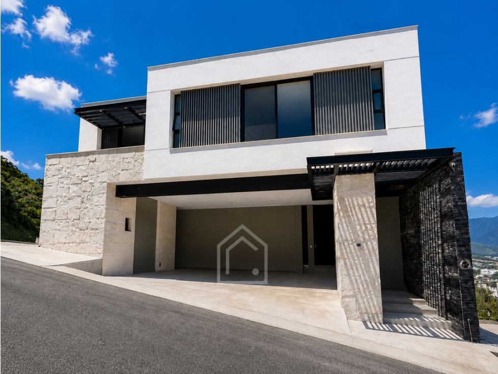 Espectacular Casa en Venta en Castaños del Vergel en Monterrey
