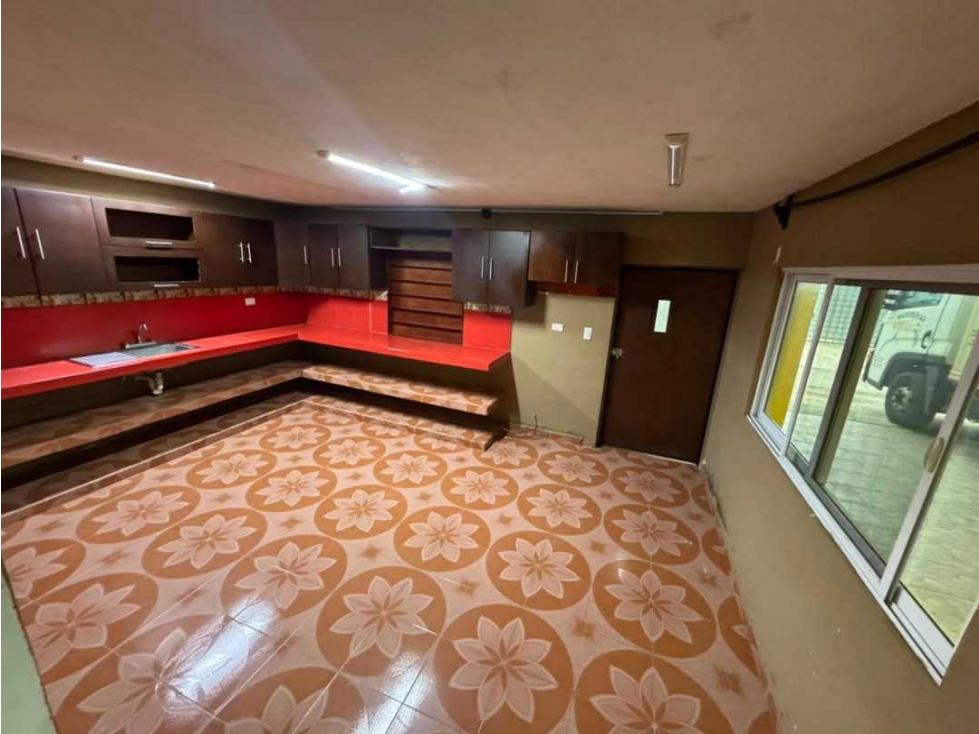 Casa con amplio terreno en venta en Cuacel Pueblo de Mérida? $2,150,00 - 3