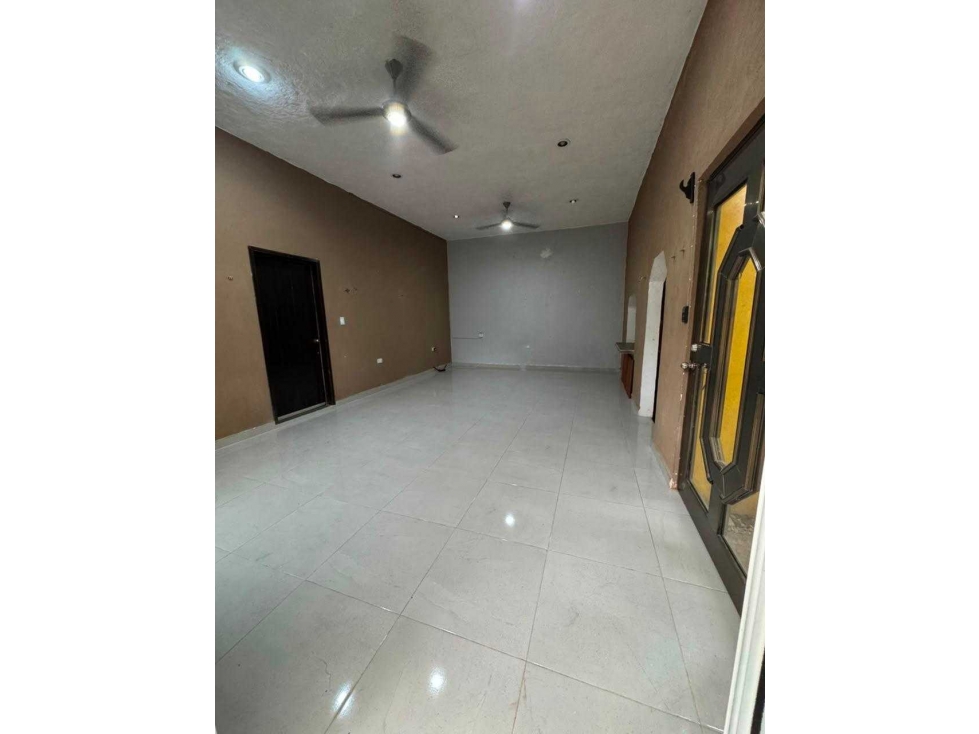 Casa con amplio terreno en venta en Cuacel Pueblo de Mérida? $2,150,00 - 4