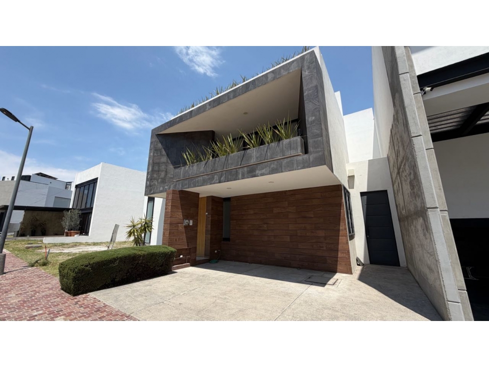 Casa en venta con opción a 5 Recs Gran Reserva. Opción a rec en PB