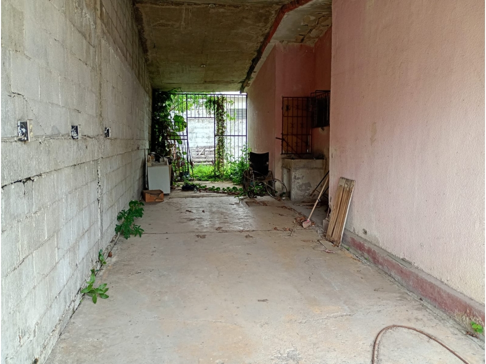 Casa en Venta en Col. Roger Gómez, Altamira - Gran Oportunidad - 1