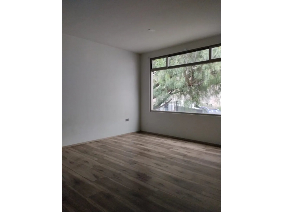 Casa en Condado de Sayavedra | Oportunidad de Inversión Única - 1