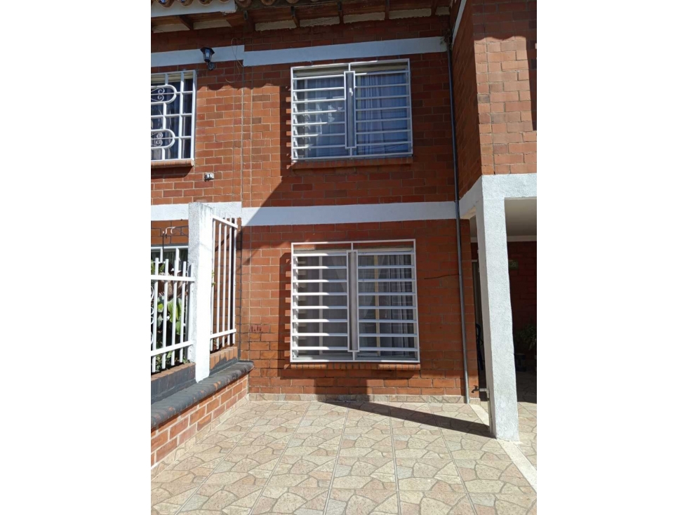 CASA EN VENTA EN CONDADOS DEL SUR, JAMUNDÍ! GG