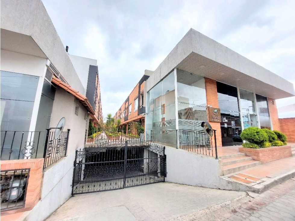 CASA EN VENTA EN COTA CON CLUB HOUSE — foto 2