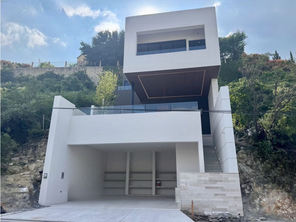 Casa en venta en Cumbres 2 Sector en Monterrey — foto 2