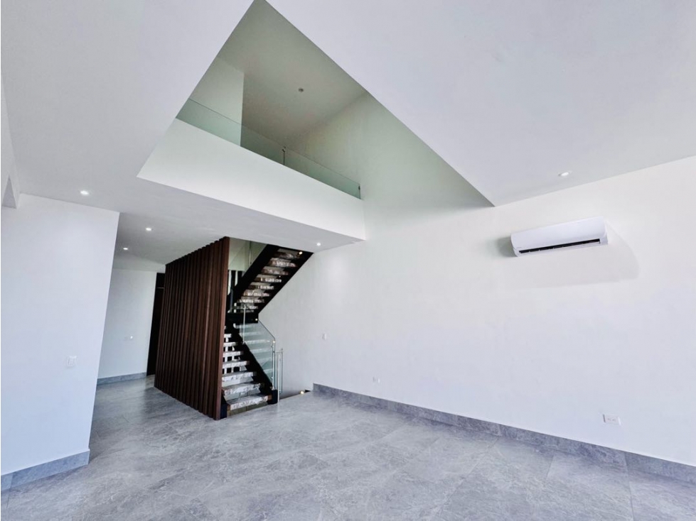 Casa en venta en Cumbres Elite Premier sótano equipada en Monterrey — foto 3