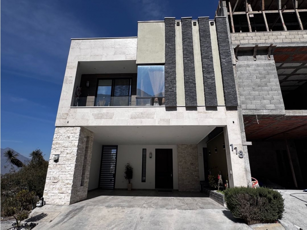 Casa en venta en Cumbres Elite Premier con Alberca, Paneles Monterrey