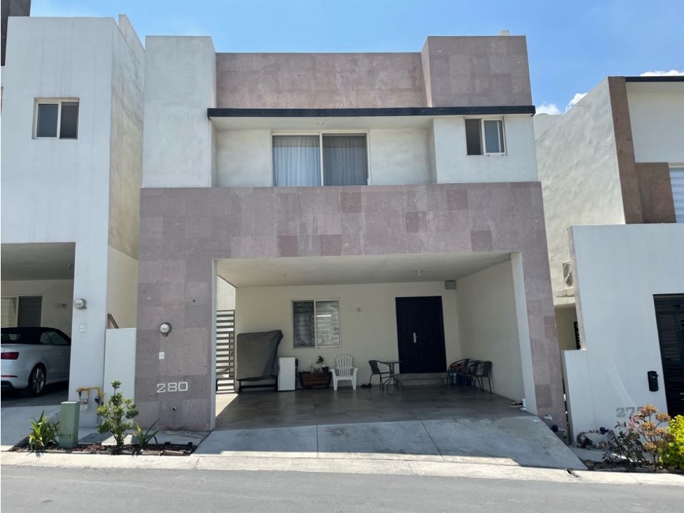 CASA EN VENTA EN CUMBRES SAN AGUSTIN MONTERREY 3 NIVELES Y EXCEDENTE