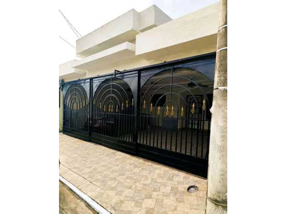 Casa en venta en Don Bosco con 5 Habitaciones y Terraza | La Riviera,