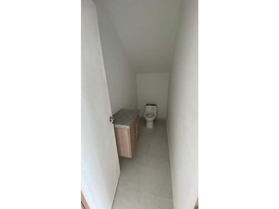CASA GRANDE EN VENTA EN EL BARRIO ROSENDO GARCES — foto 4
