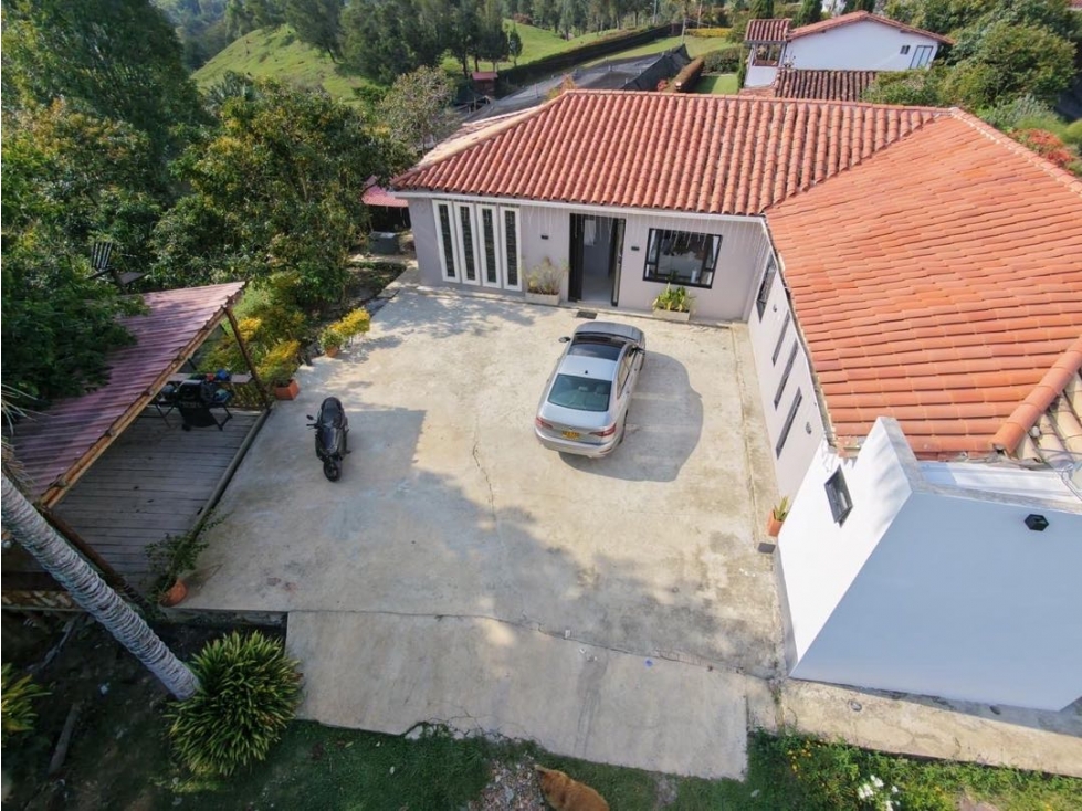 CASA EN VENTA EN EL CARMEN DE VIBORAL/ EL CANADA