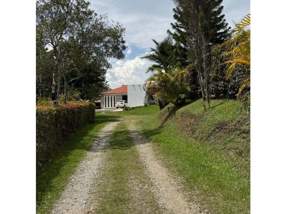 CASA EN VENTA EN EL CARMEN DE VIBORAL/ EL CANADA — foto 4