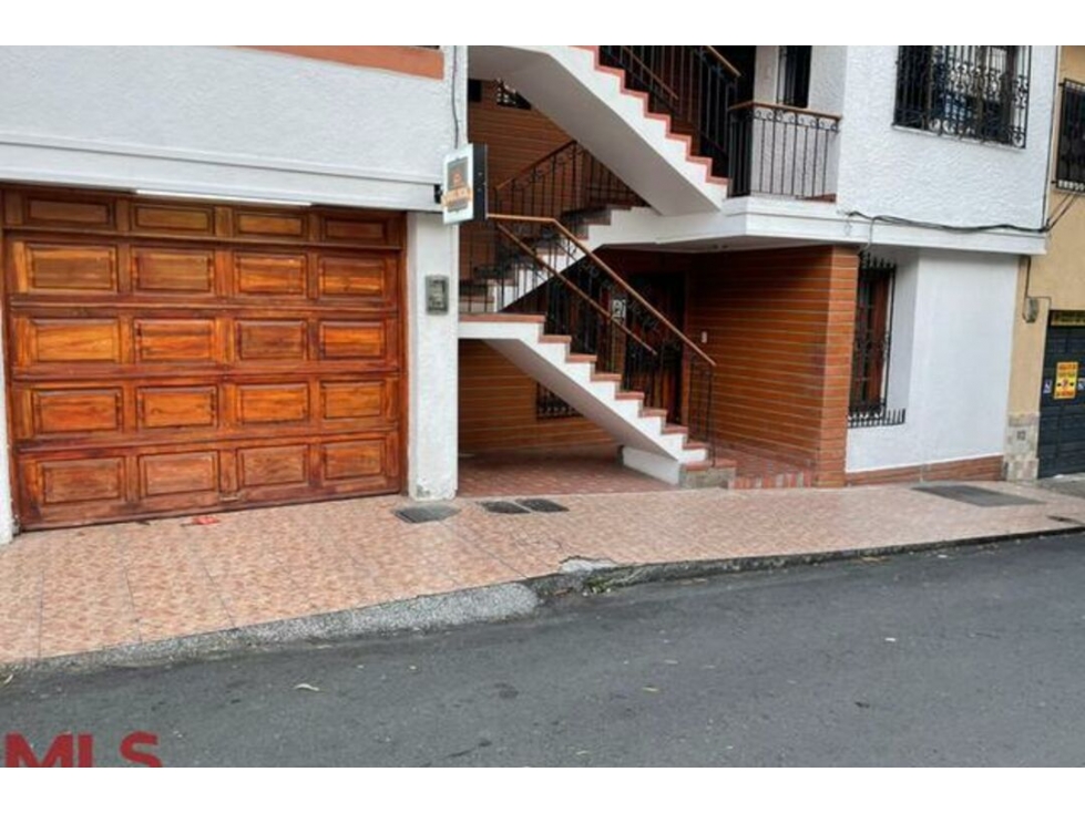 Casa en venta en El Danubio, Medellín — foto 2