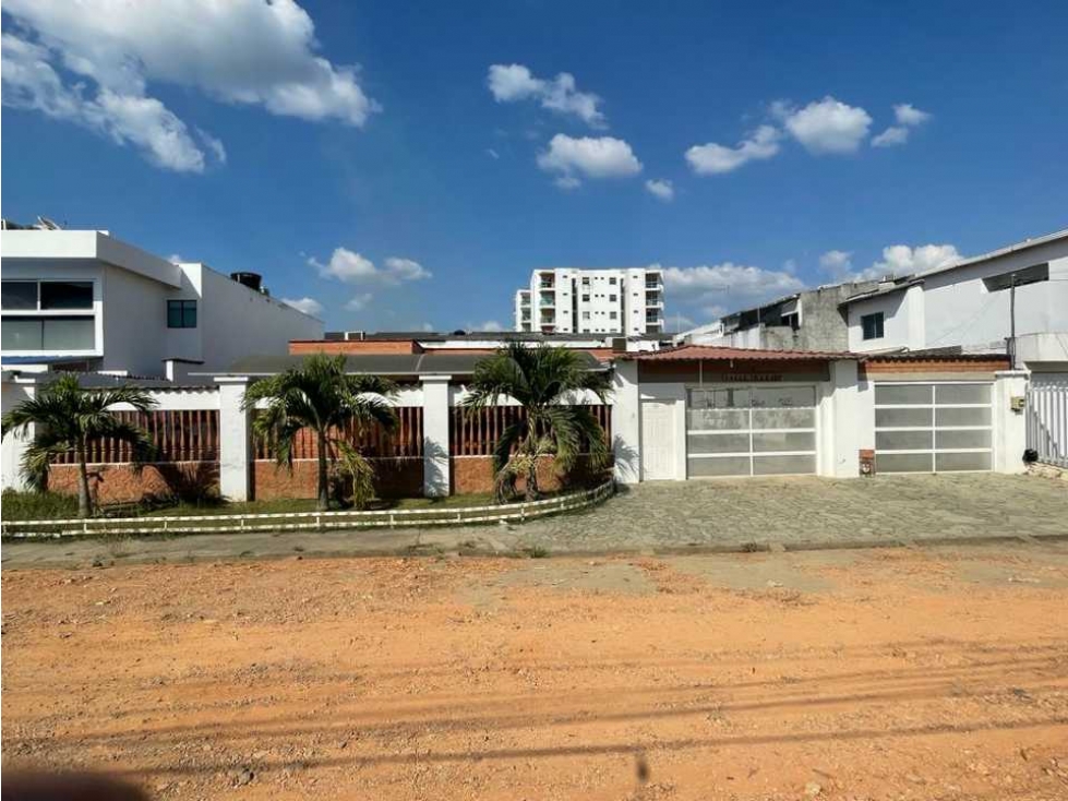 CASA CON DISEÑO EXCLUSIVO EN VENTA EN EL NORTE - MONTERIA