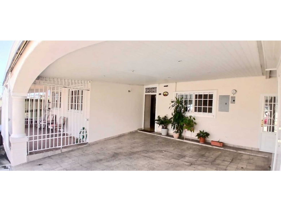 CASA EN VENTA EN EL PH LAS LOMAS EN VILLALUCRE, A 2 MINUTOS DEL METRO — foto 2