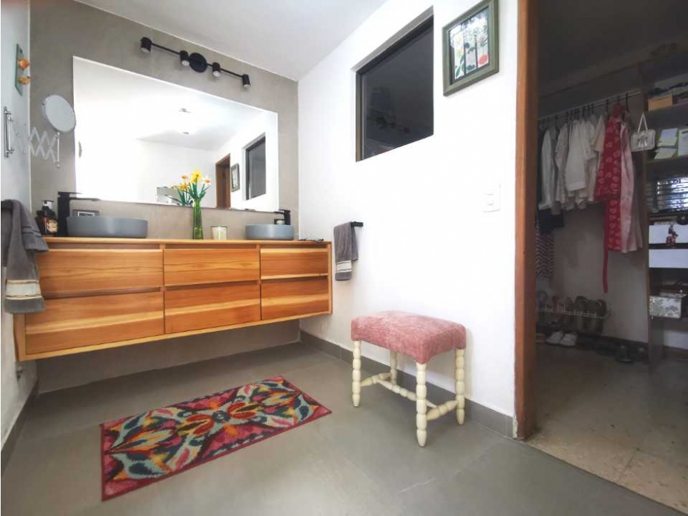 Casa en venta en el Poblado Av Las Palmas, urbanización cerrada! — foto 6