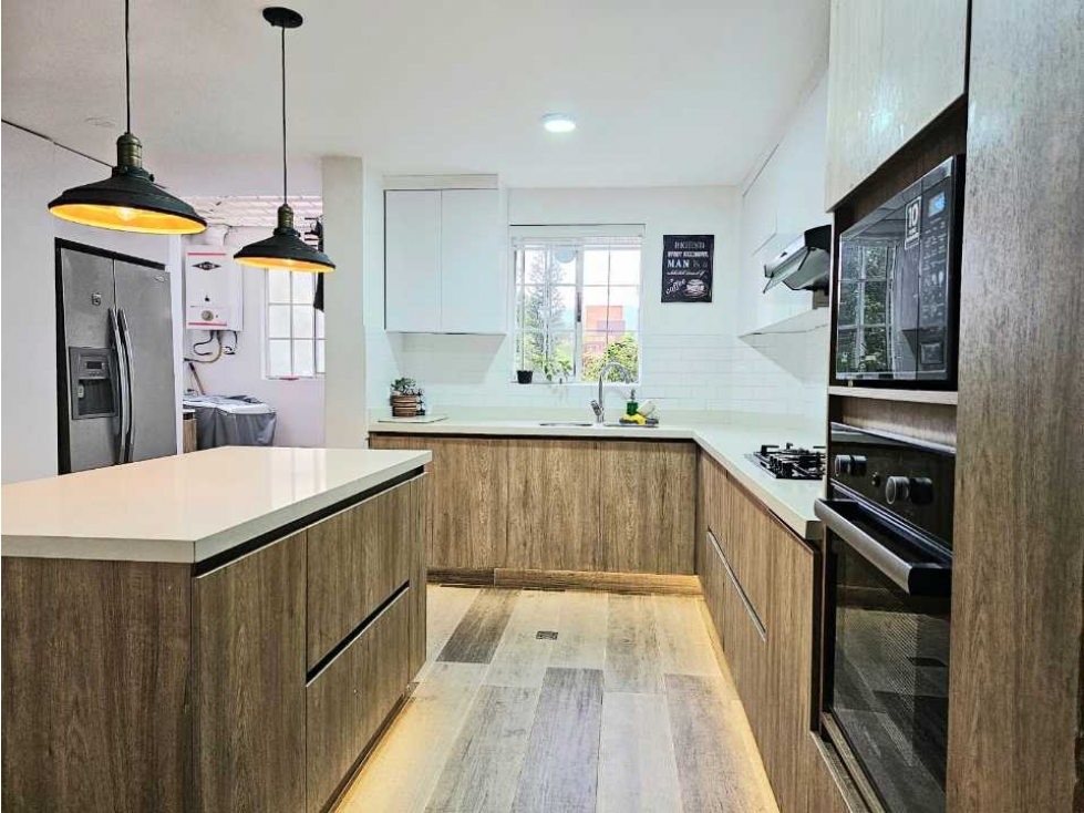 CASA EN VENTA EN EL POBLADO CASTROPOL