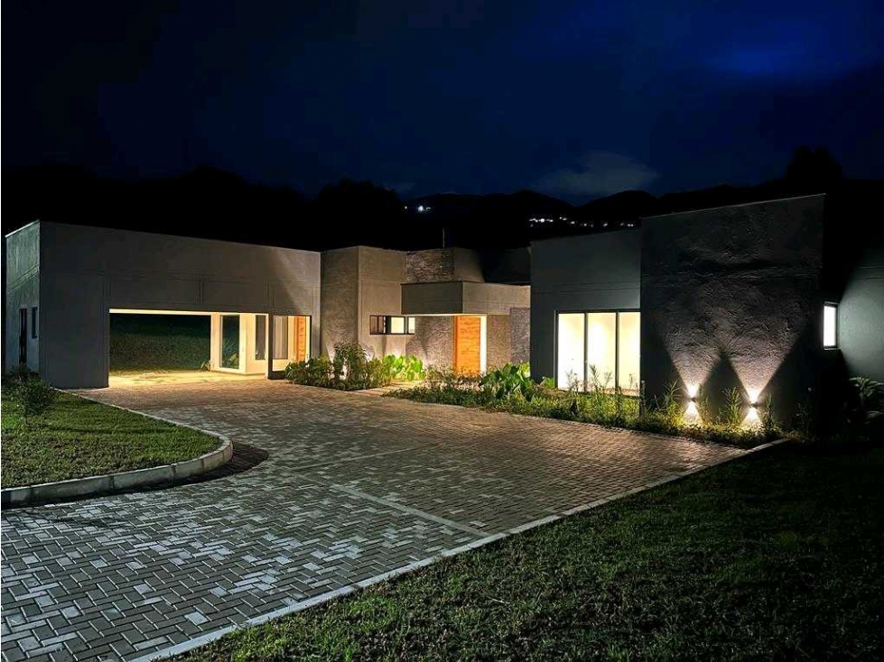 Casa Para Estrenar en Venta en el Retiro Fizebad