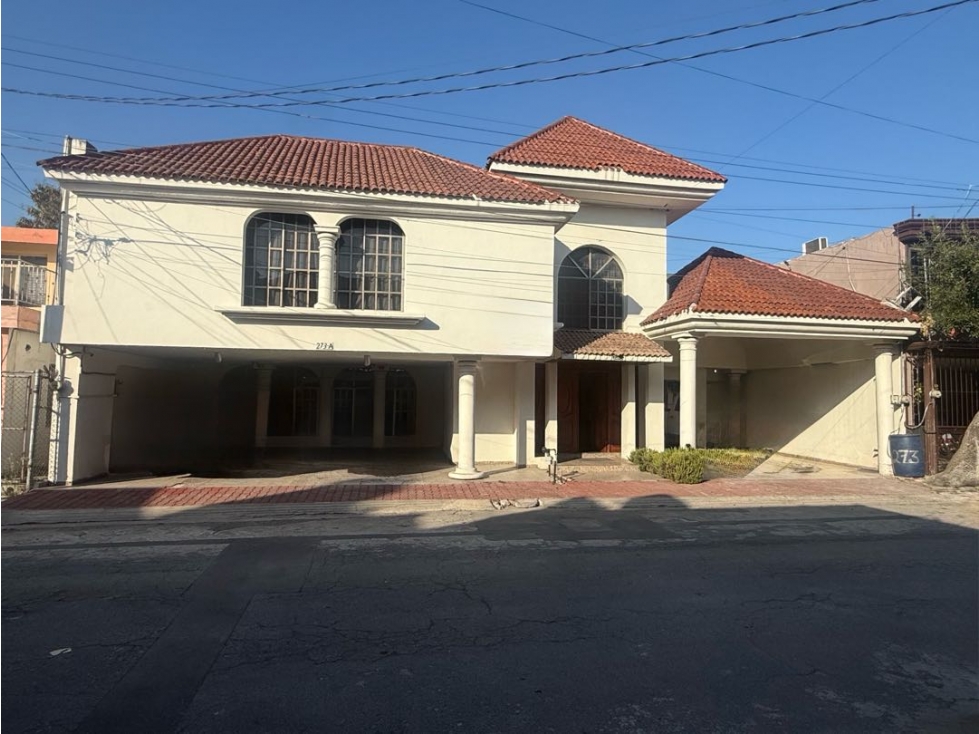 CASA EN VENTA EN EL ROBLE SAN NICOLAS DE LOS GARZA 4 RECAMARAS Y ALBER - 1