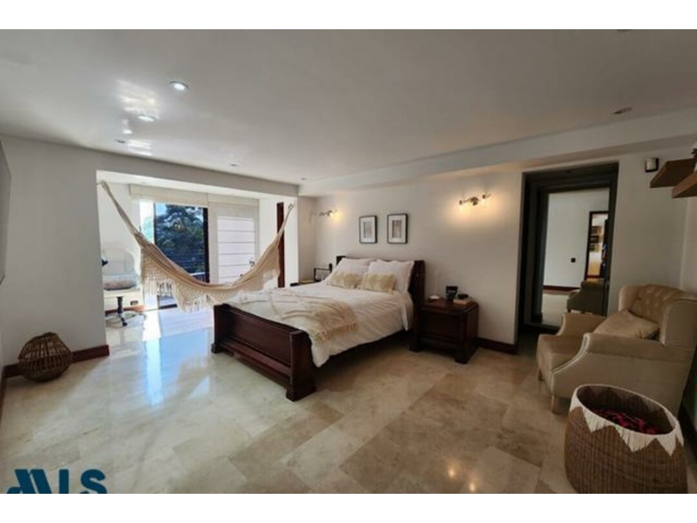 Casa en venta en El Tesoro, Medellín — foto 4