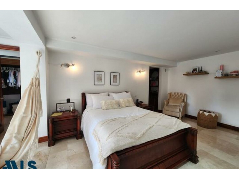Casa en venta en El Tesoro, Medellín — foto 2