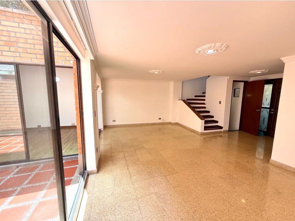 Casa en venta en Envigado | 204 m² | 4 habitaciones | 2 niveles — foto 3