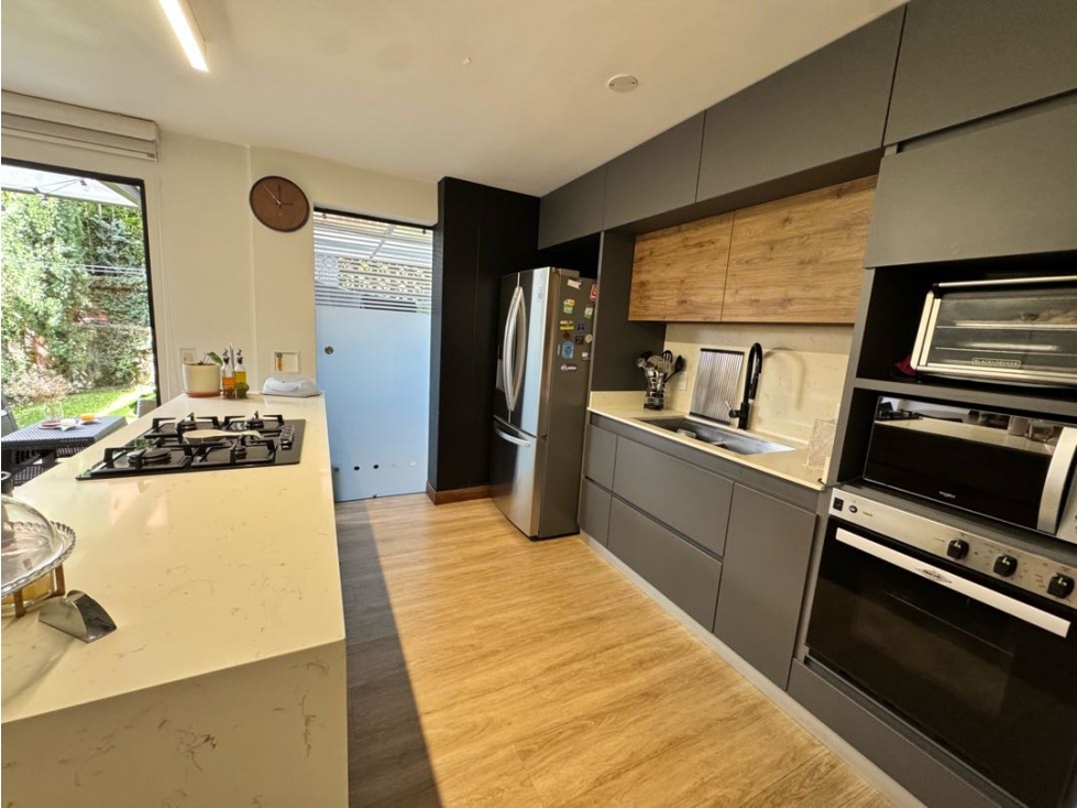 Casa en venta en Envigado cerca de cumbres — foto 3