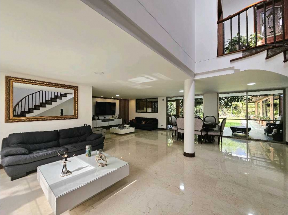 Casa Campestre de 350m² con Jardín en Venta | Loma del Chocho — foto 5