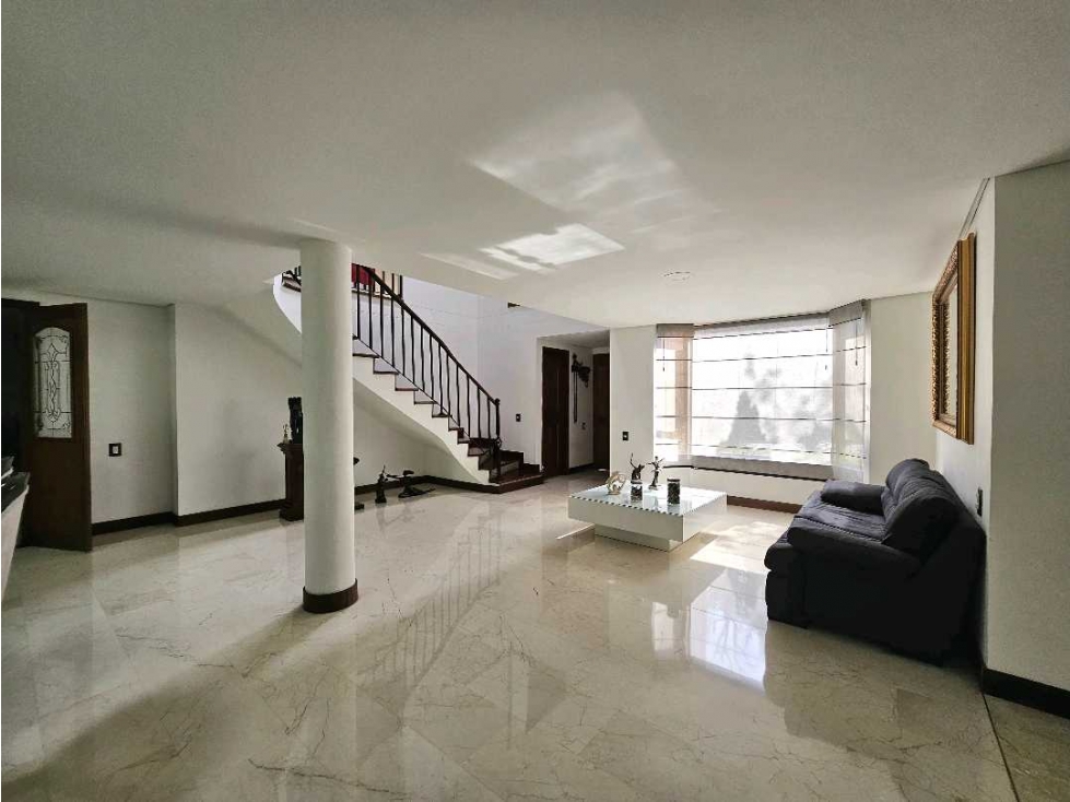 Casa Campestre de 350m² con Jardín en Venta | Loma del Chocho — foto 2