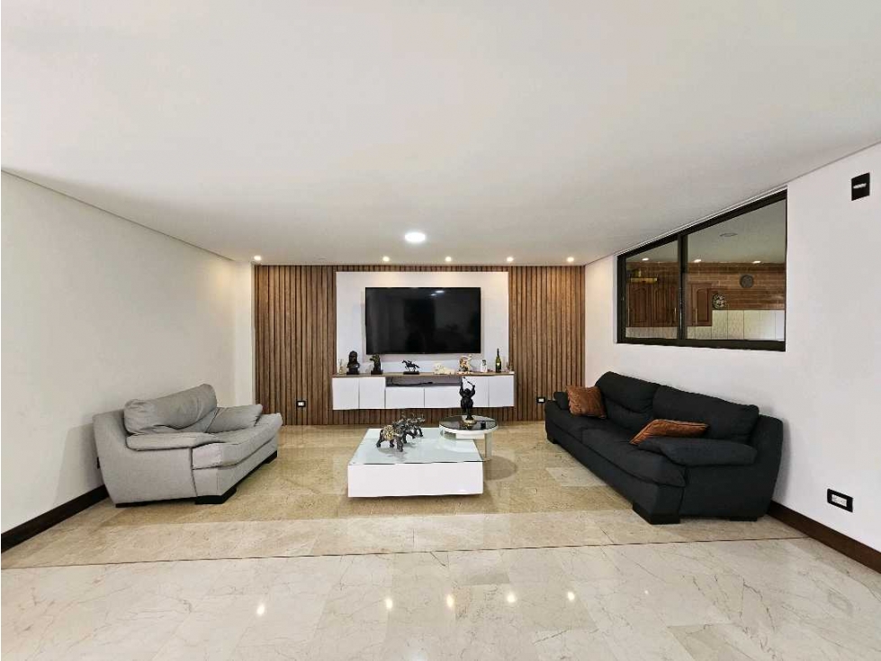 Casa Campestre de 350m² con Jardín en Venta | Loma del Chocho — foto 3