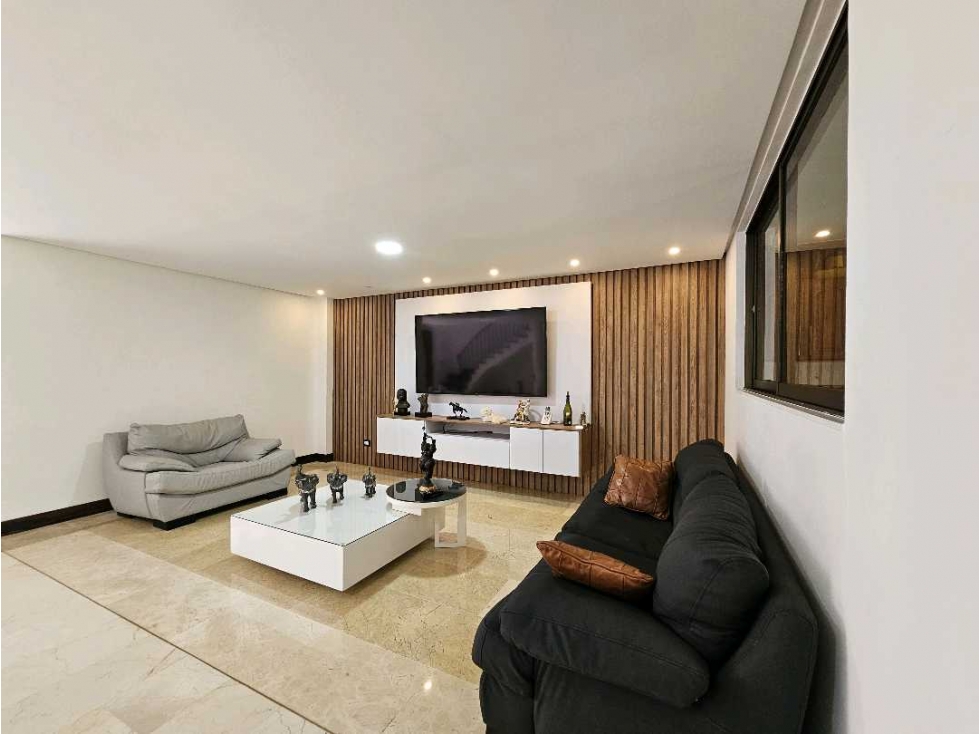 Casa Campestre de 350m² con Jardín en Venta | Loma del Chocho — foto 4