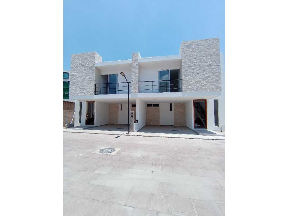 Casa En Venta En Fraccionamiento En Momoxpan - 1