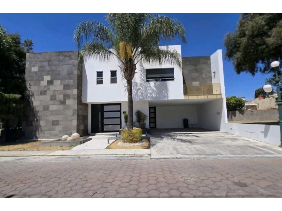 Casa en Venta en Fraccionamiento El Campanario - 3