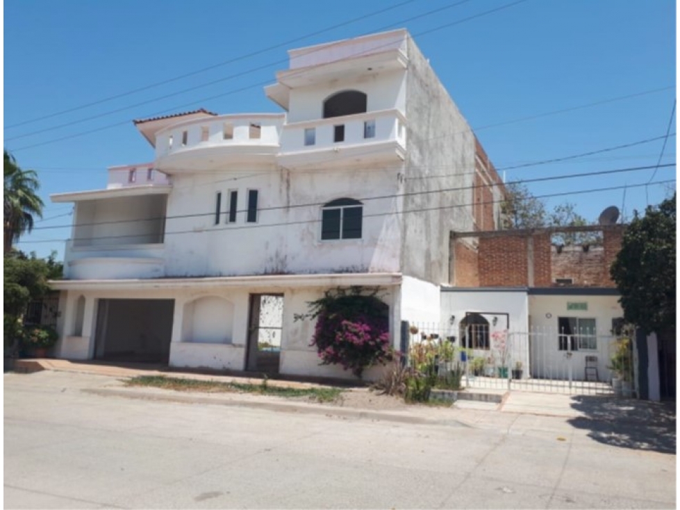 Casa en Venta en Industrial El Palmito, Culiacán | 713 m² Construcción - 1