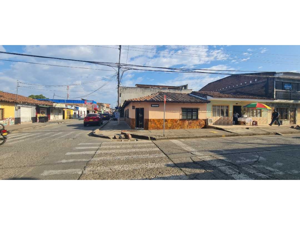 Casa en venta en Jamundi esquinera con proyección comercial en centro - 1