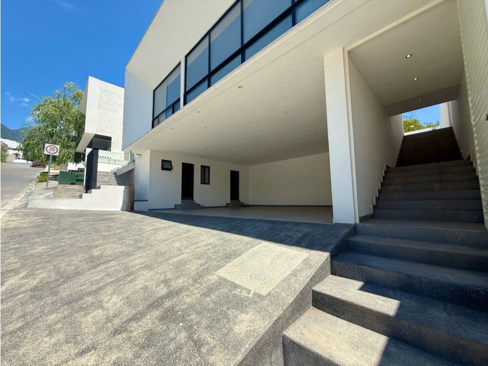 CASA EN VENTA EN JARDINES DE VALLE ALTO CARRETERA NACIONAL MONTERREY — foto 3