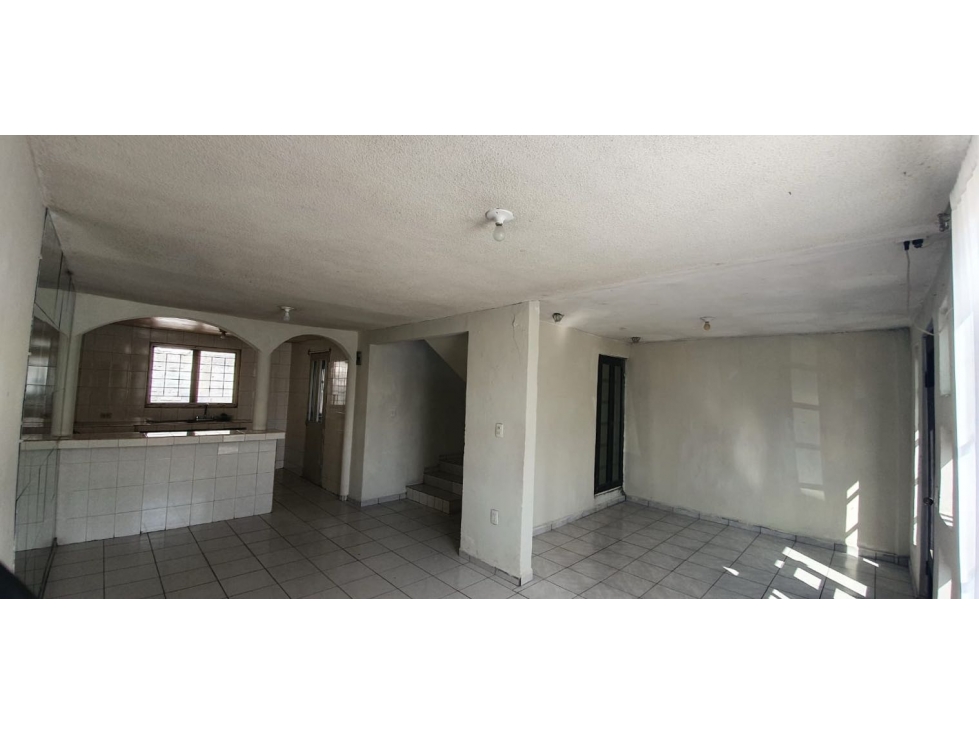CASA EN VENTA EN JARDINES DEL VIRREY APODACA CON PATIO AMPLIO — foto 3