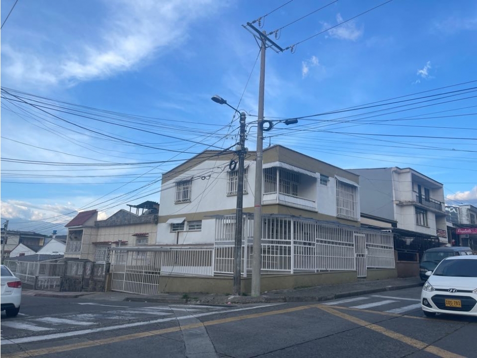 Casa en venta en la Américas/ ideal para negocios/ sector comercial
