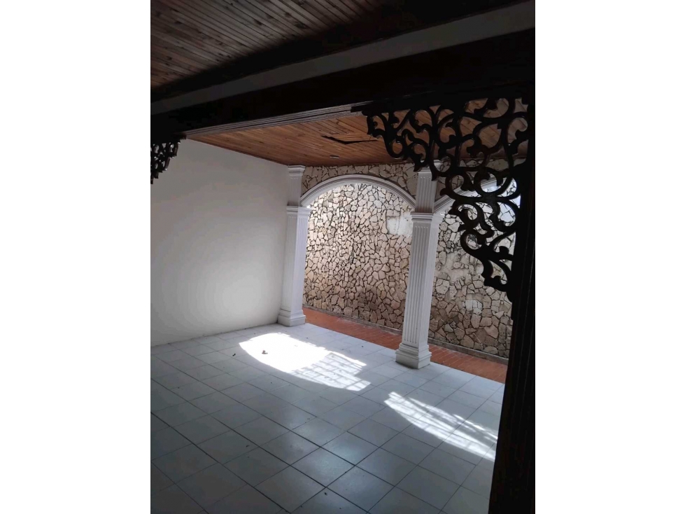 ¡Casa en venta en La Castellana!
Ubicada cerca del Colegio Sagrada