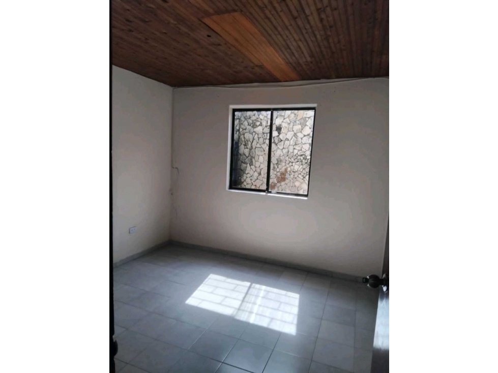 ¡Casa en venta en La Castellana! Ubicada cerca del Colegio Sagrada — foto 2