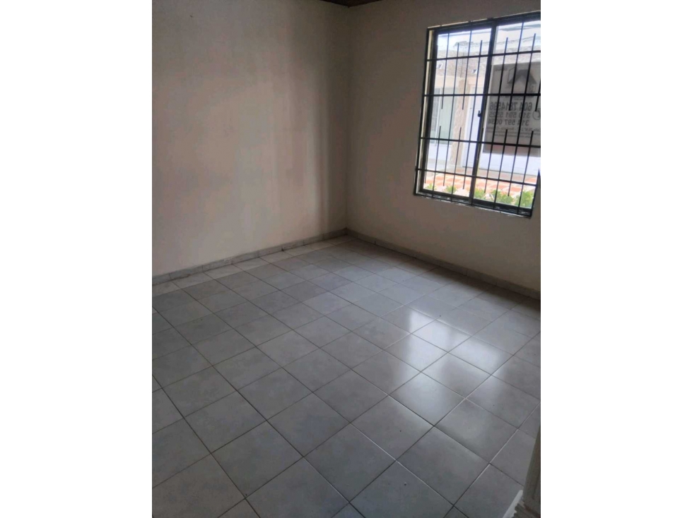 ¡Casa en venta en La Castellana! Ubicada cerca del Colegio Sagrada — foto 3