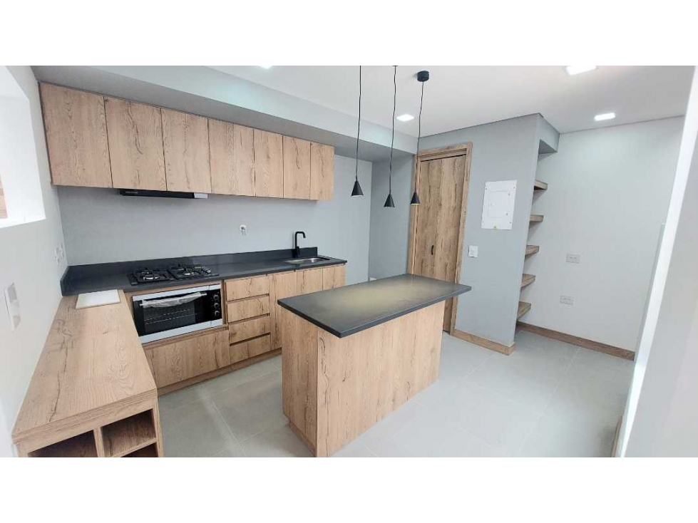 CASA EN VENTA EN LA CEJA